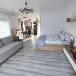 Var-lak Apartmanhaz Balatonfured