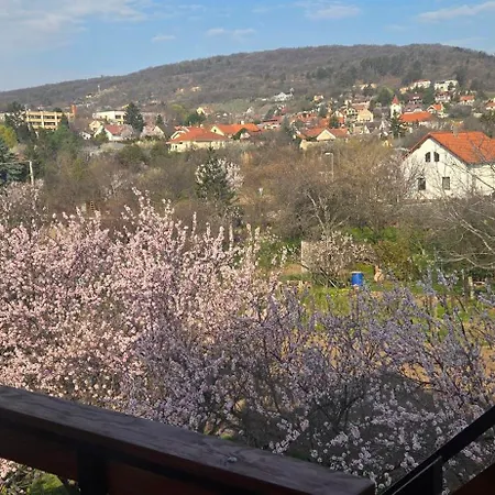 Var-lak Apartmanhaz