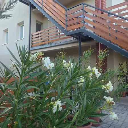 Var-lak Apartmanhaz Apartment Balatonfured
