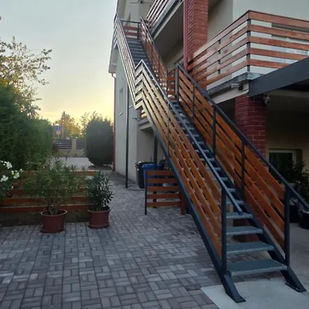 Var-lak Apartmanhaz Apartment